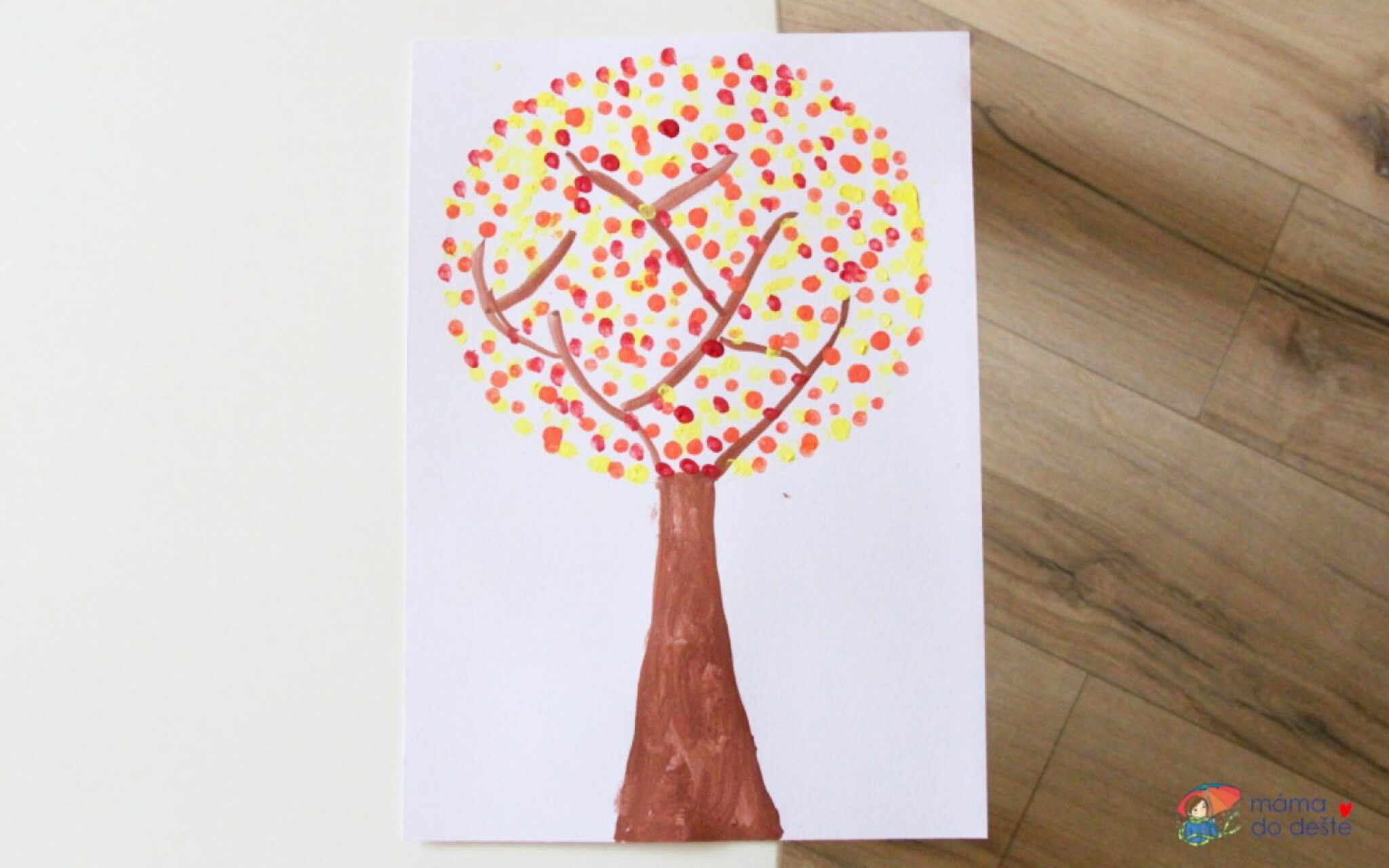 Basteln mit Kindern: Herbstbaum - Zeichnen zum Üben der Feinmotorik