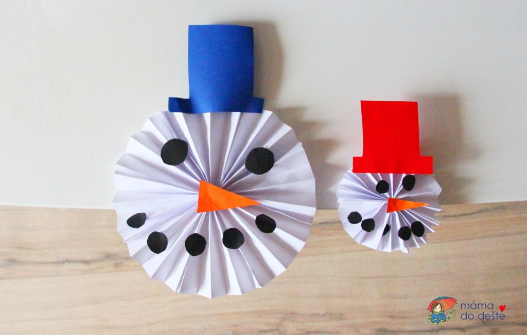 Einfacher Papierschneemann - Kreation für Kinder